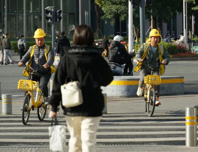 轻人抛弃了双11爱上了“老年严选”j9九游真人游戏第一品牌这届脆皮年(图7)